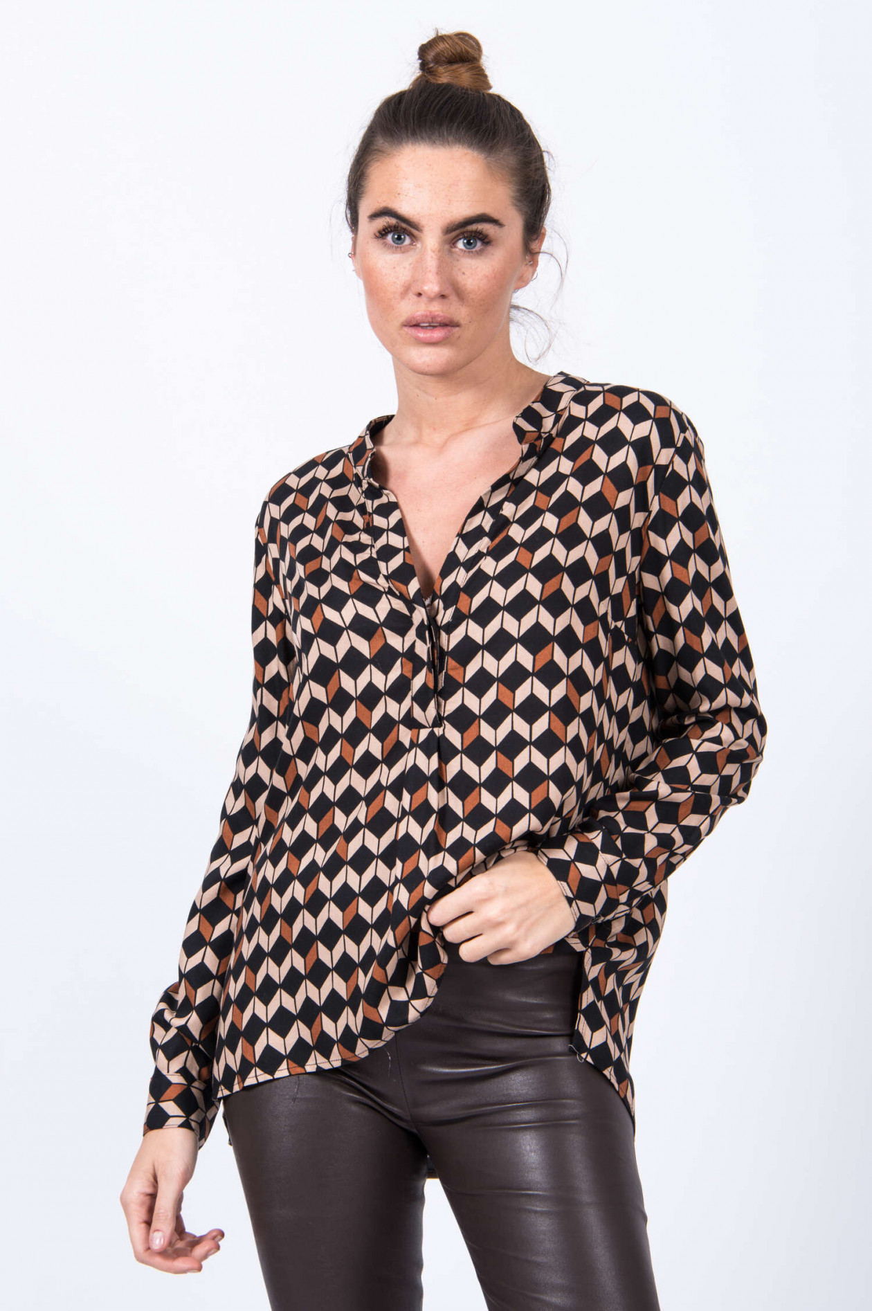 Bluse schwarz beige gemustert clearance