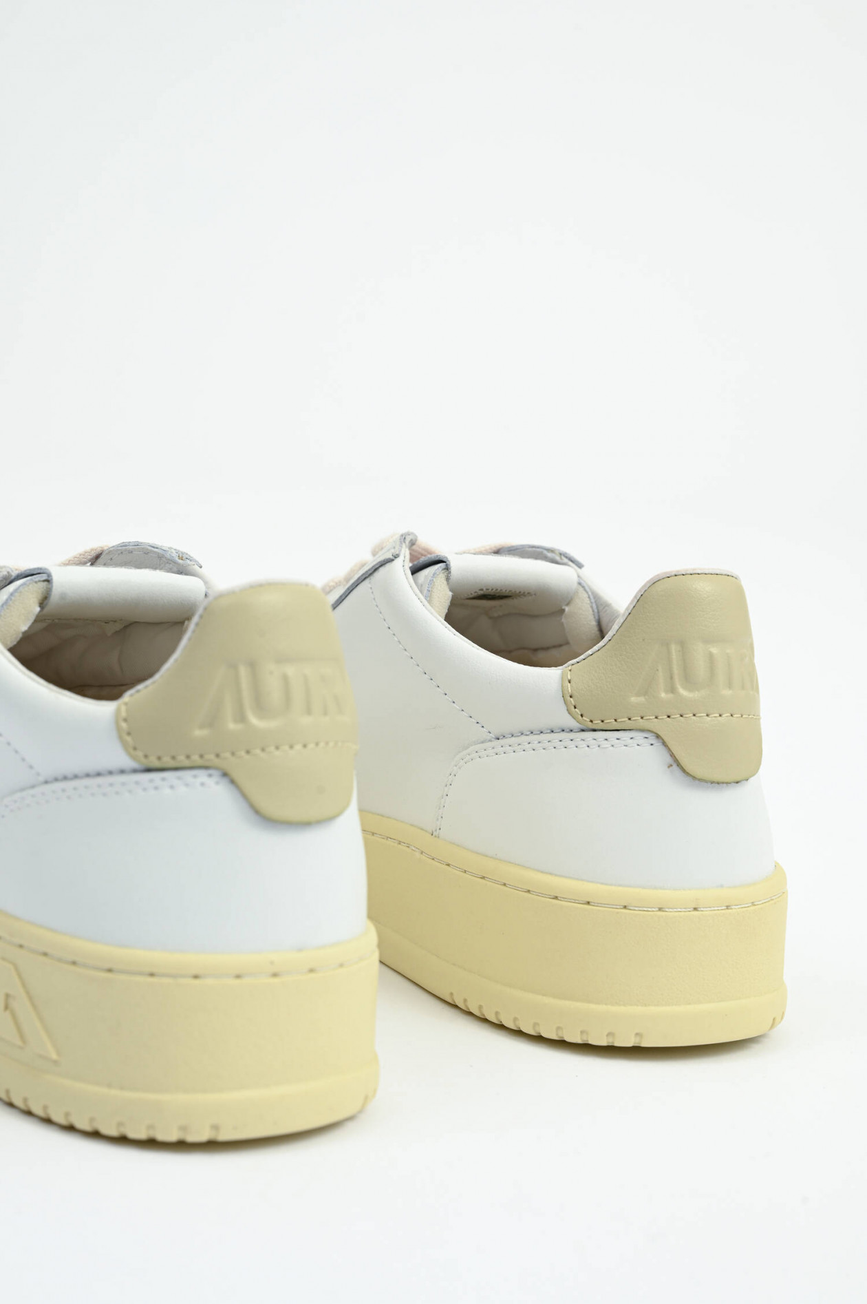 Autry Sneaker MEDALIST LOW in Weiß/Sand | GRUENER.AT