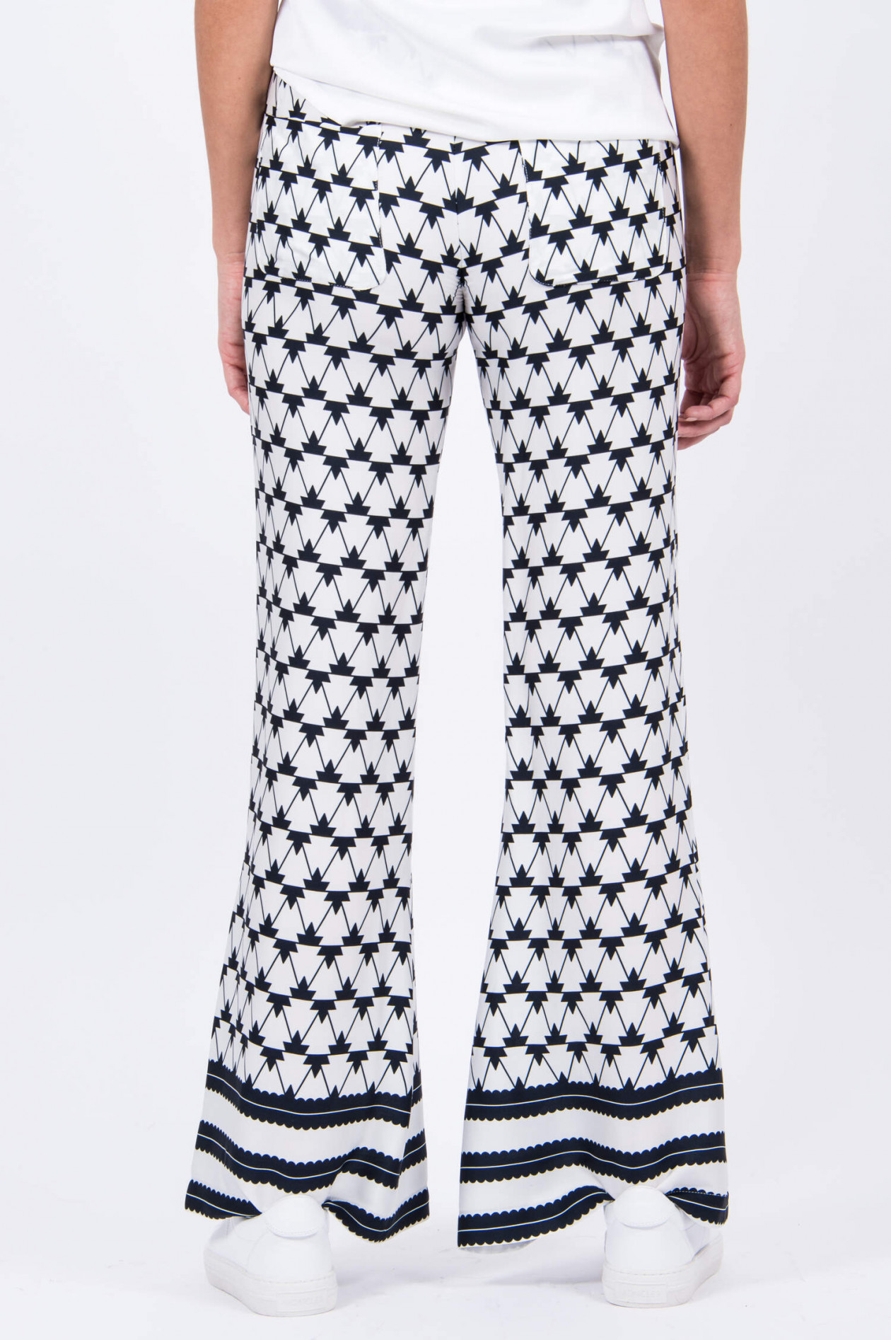 Bazar Deluxe Hose Mit Zierbordure In Weiss Schwarz Gemustert