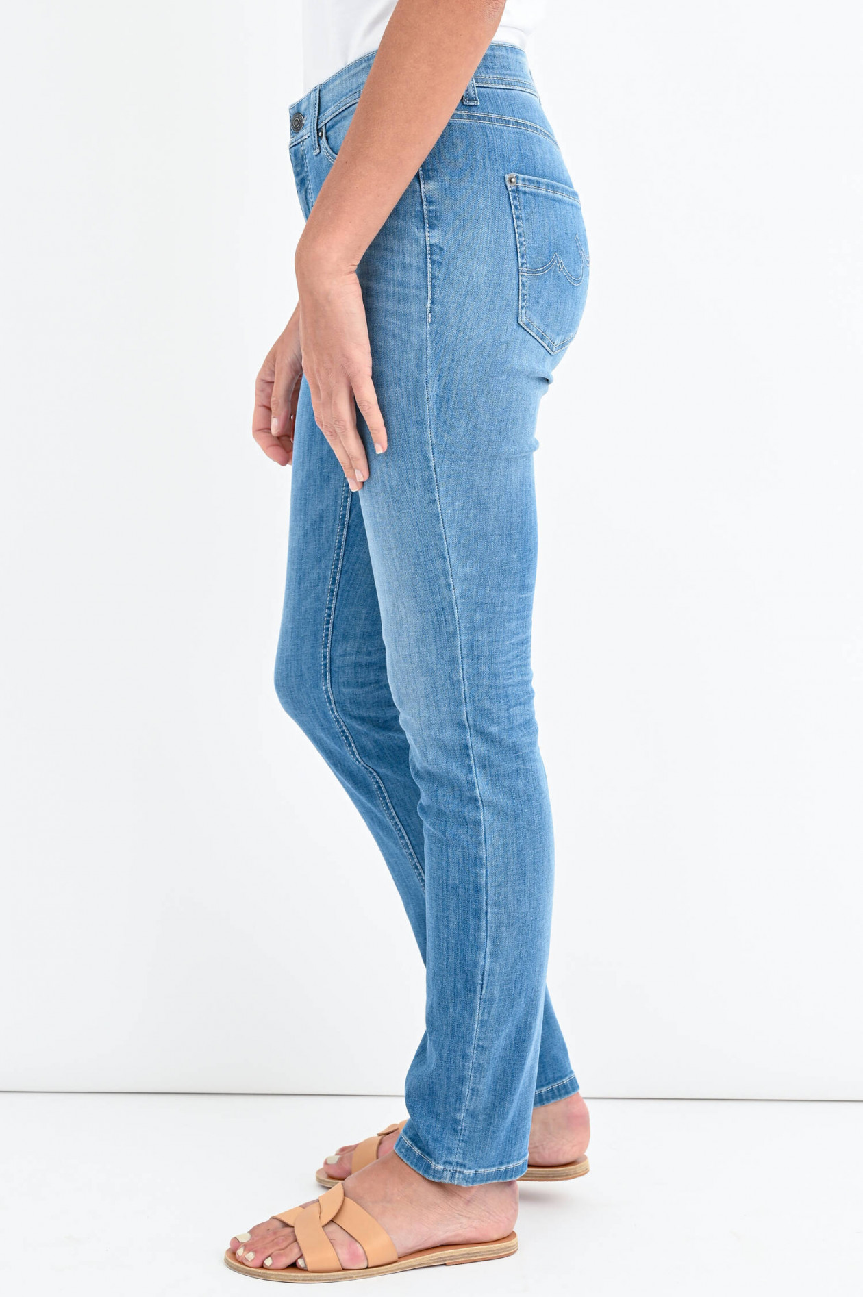 Hüftjeans bei zalando | jeans die auf hüfthöhe sitzen, sind ein kultiger modeklassiker, den jede frau im schrank haben sollte Cambio Jeans Hellblau . Cambio Superstretch Jeans PARLA in Hellblau | GRUENER.AT