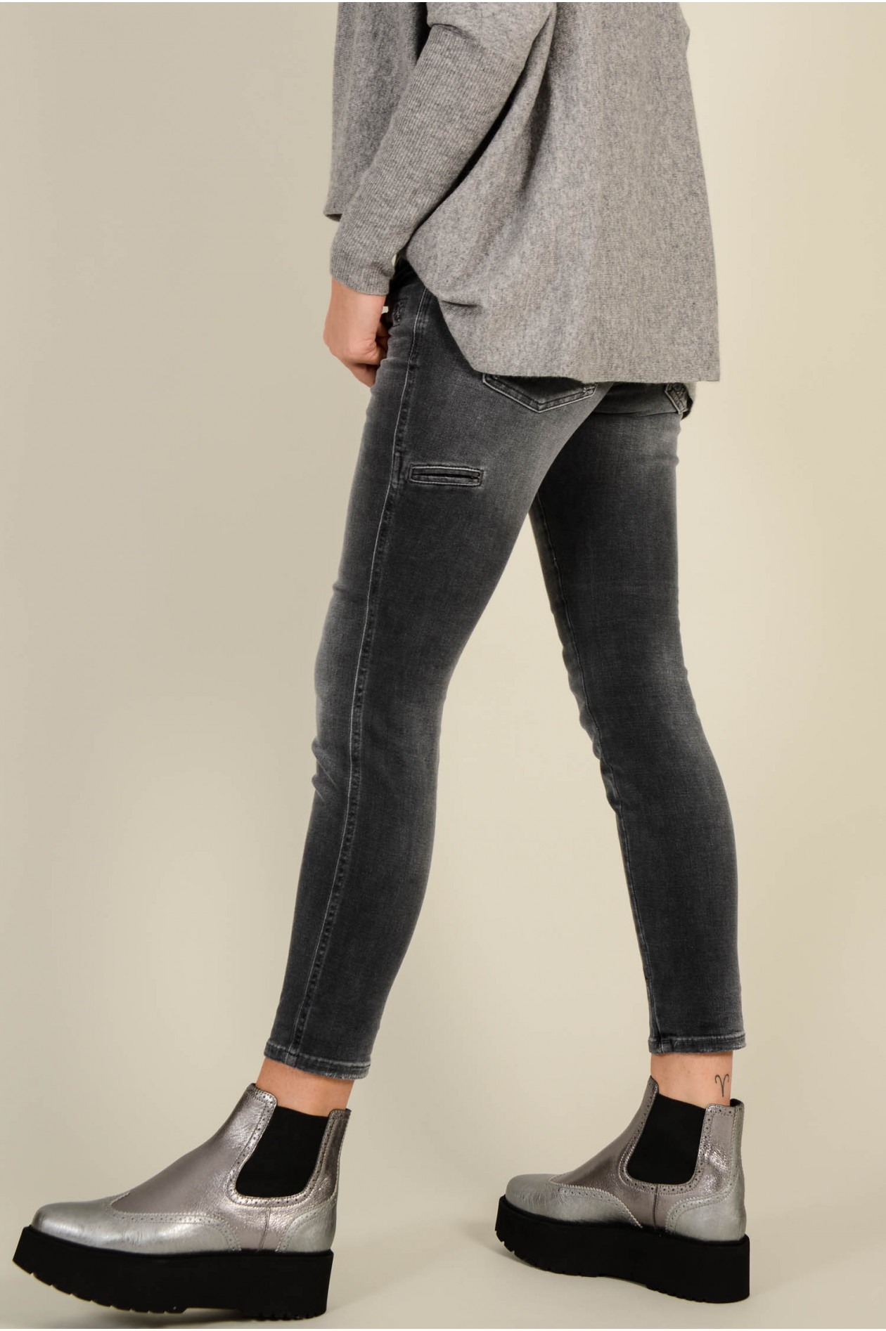 Closed Jeans CROPPED WORKER in Grau GRUENER.AT