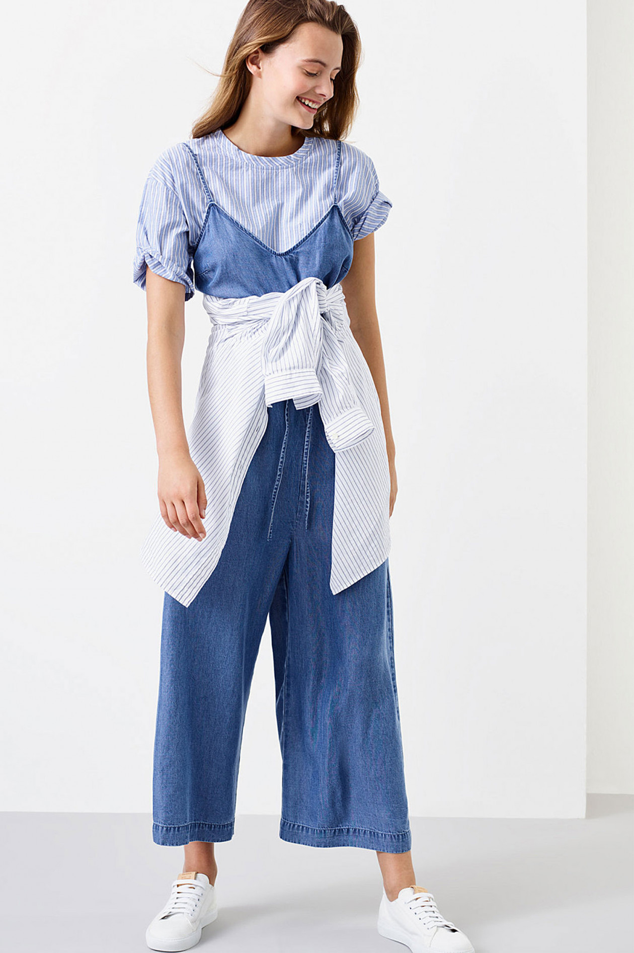 Closed jumpsuit top