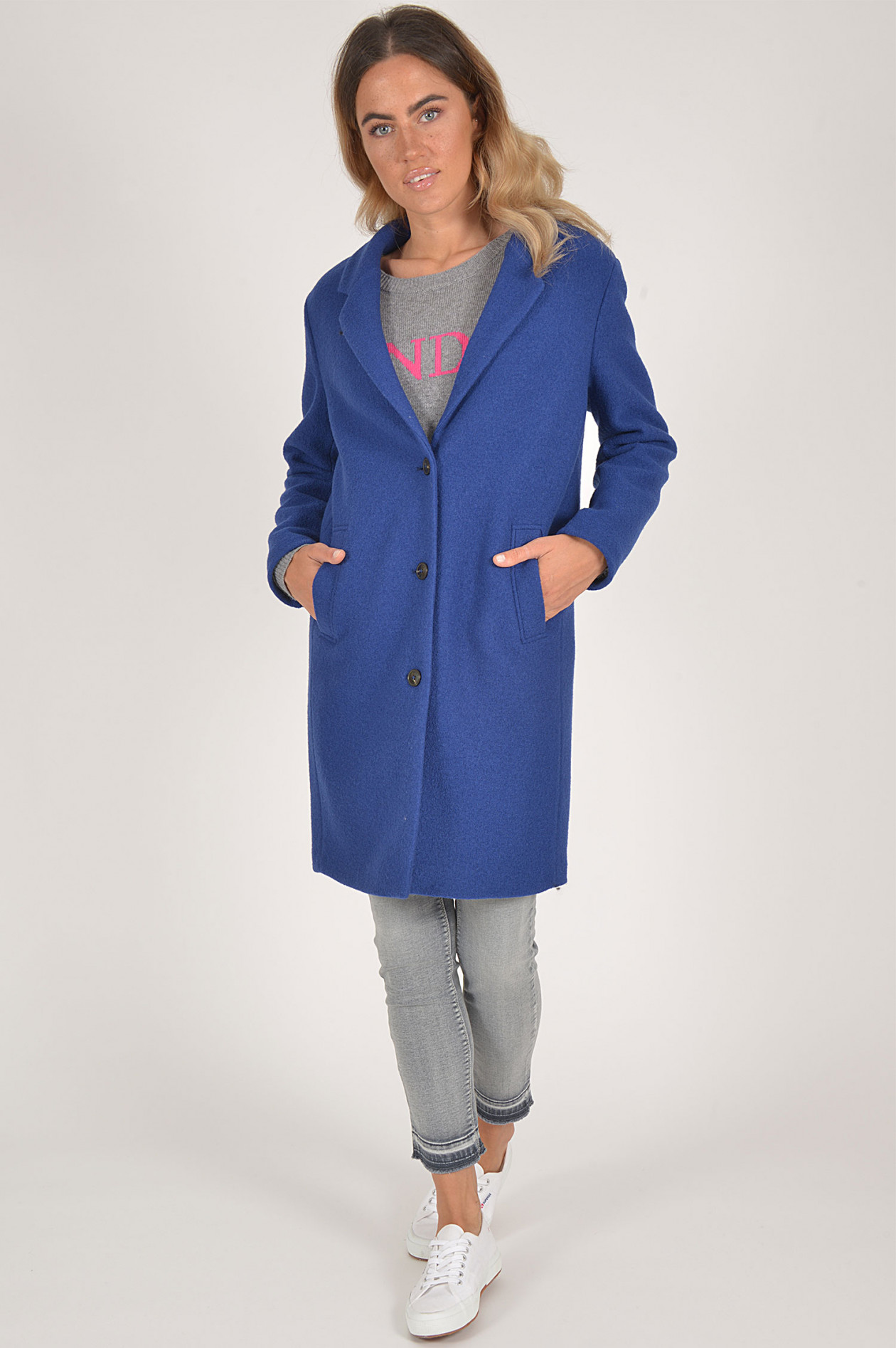 Closed mantel blau Clearance