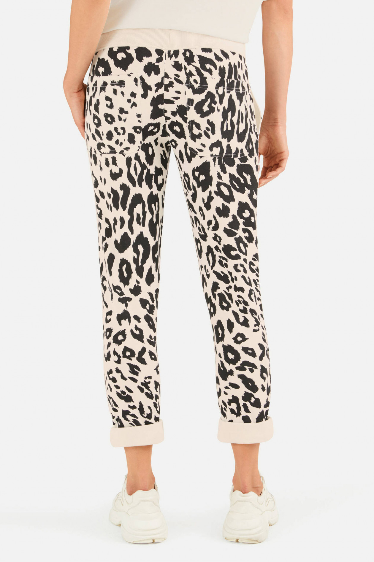 Juvia hose leo clearance