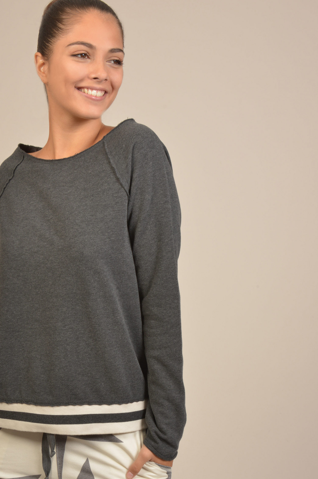 Juvia Sweater in Antra | GRUENER.AT Juvia Sweater mit Streifenbund in WeißRosa | GRUENER.AT