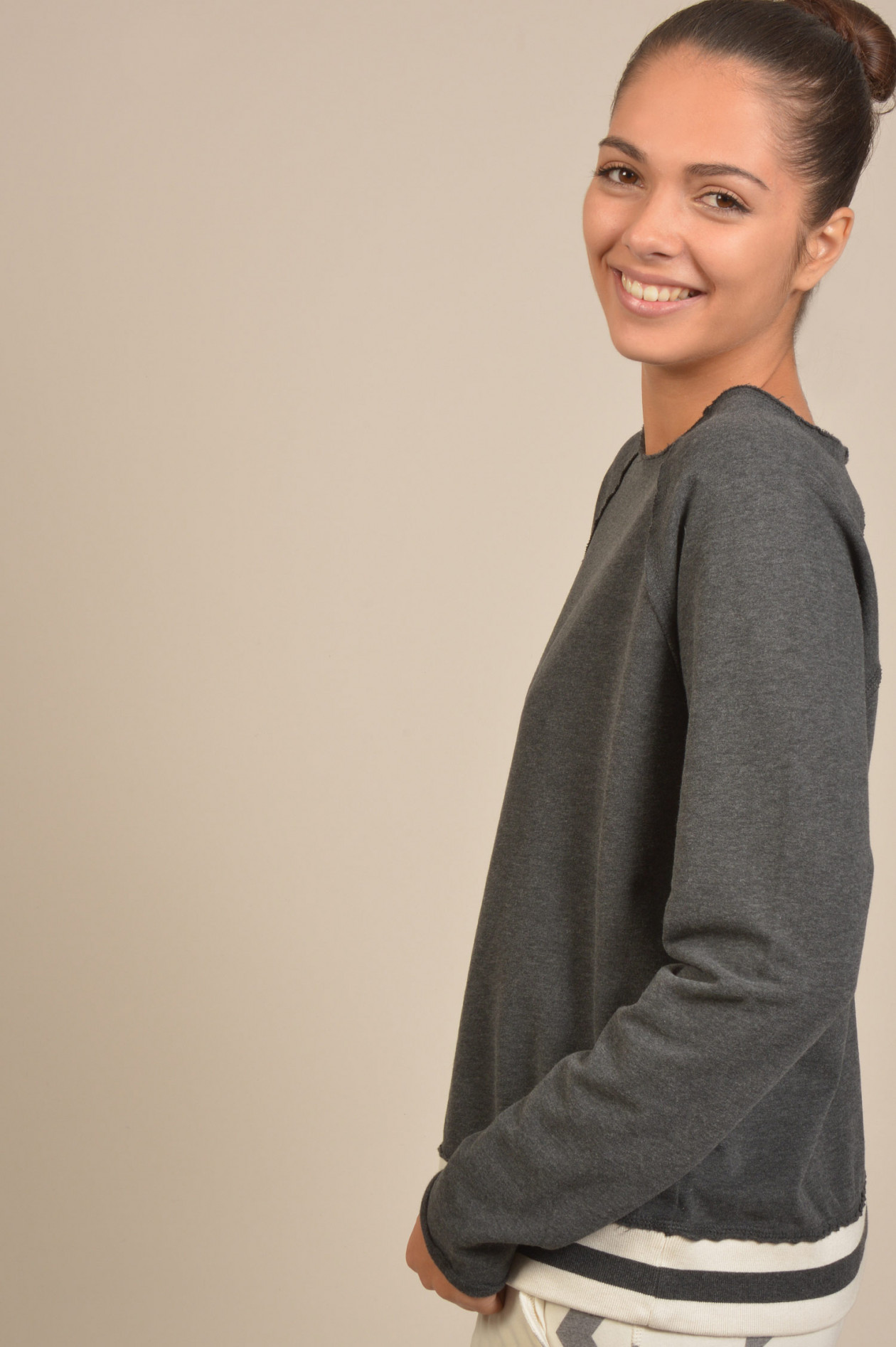 Juvia Sweater in Antra | GRUENER.AT Juvia Sweater mit Streifenbund in WeißRosa | GRUENER.AT