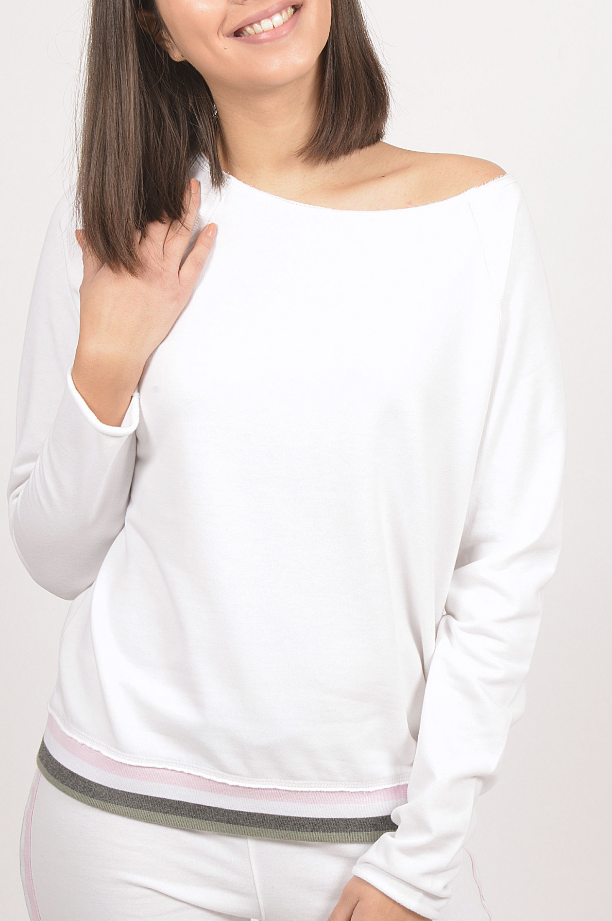 Juvia Sweater mit Streifenbund in WeißRosa | GRUENER.AT Juvia Sweater mit Streifenbund in WeißRosa | GRUENER.AT