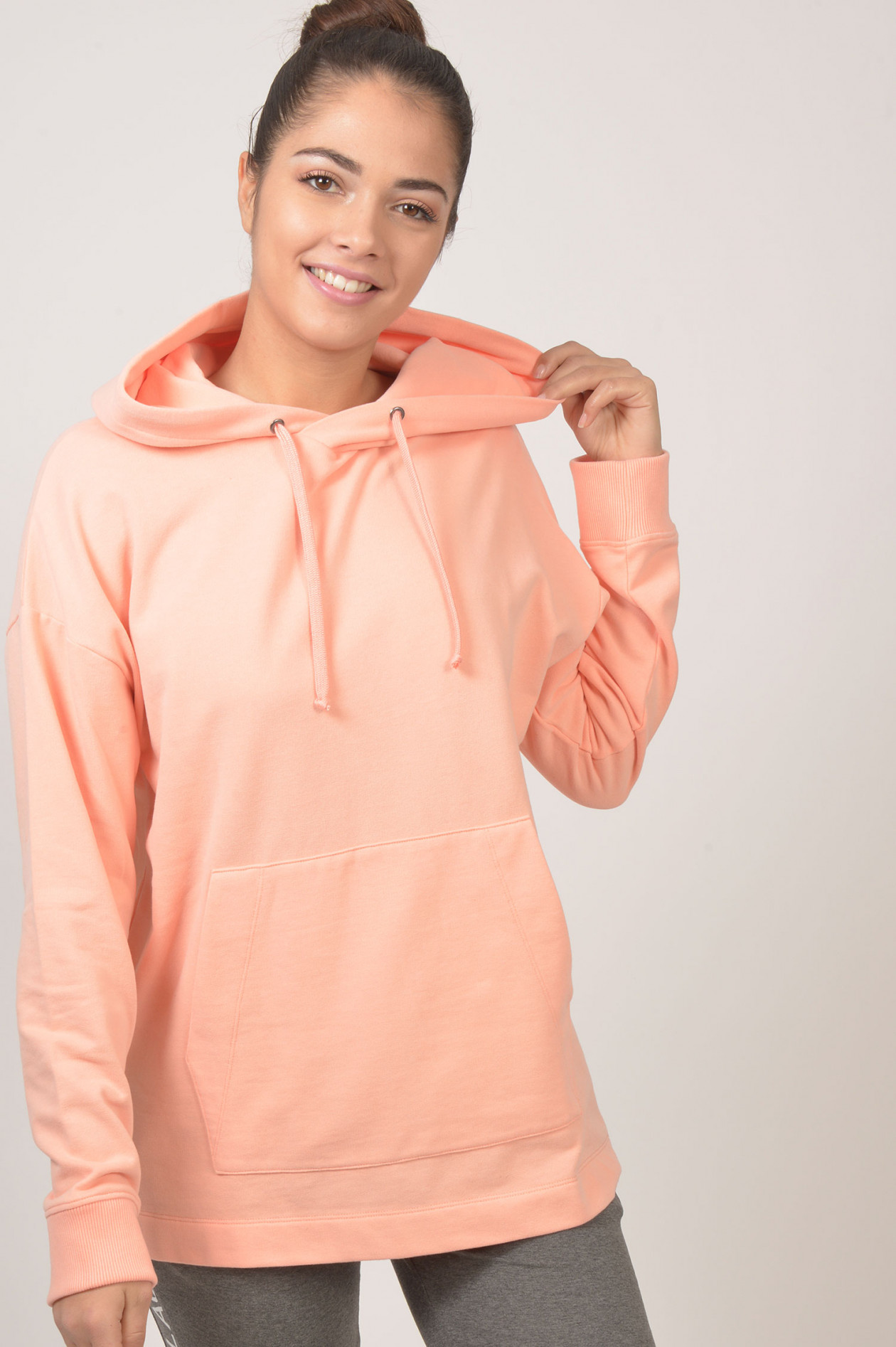 Juvia Sweatshirt mit Kapuze in Lachs | GRUENER.AT Juvia Sweatshirt mit Kapuze in Lachs | GRUENER.AT