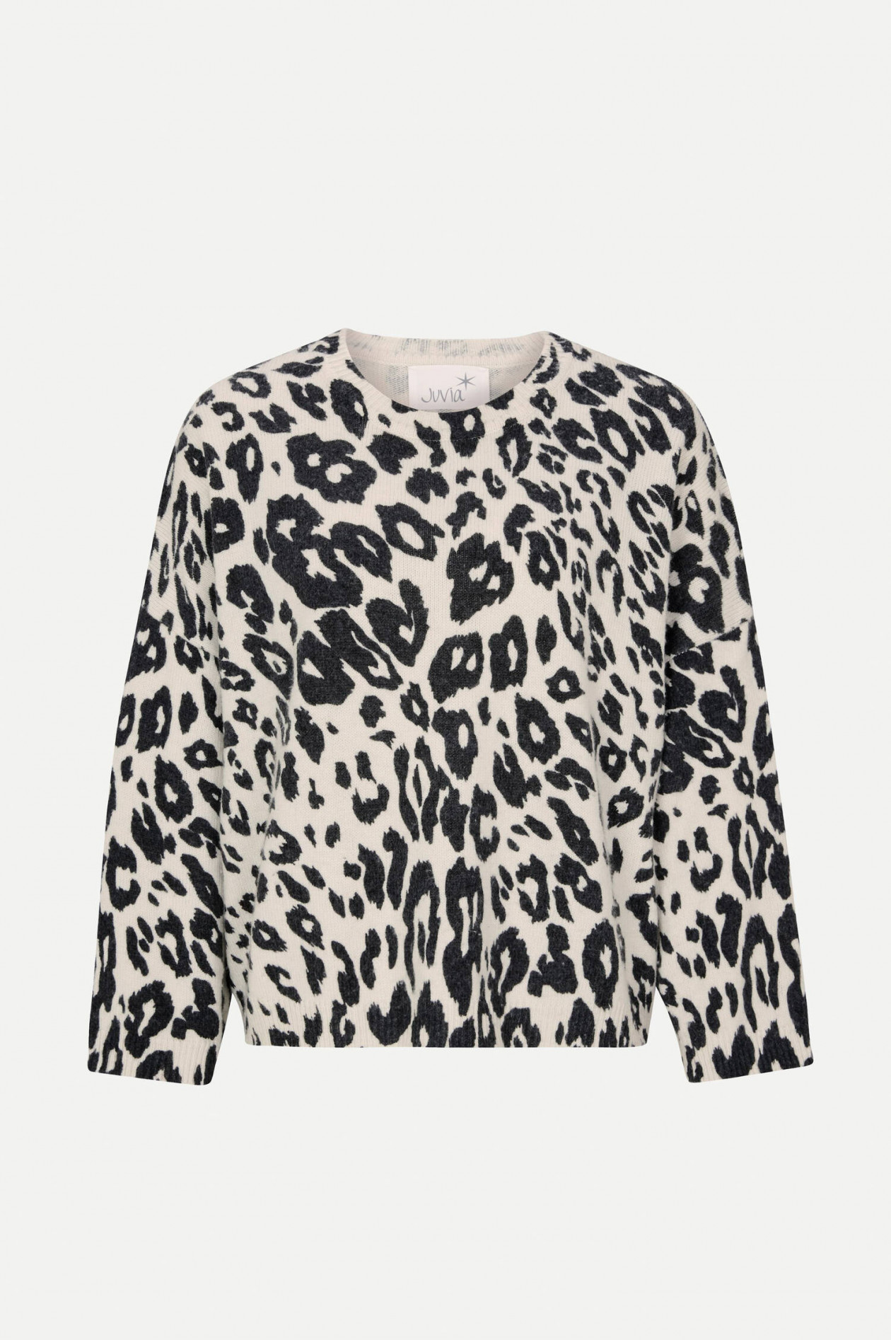 Juvia Strickpullover mit Animal Print in WeißSchwarz Juvia Sweatshirt mit Print in SchwarzWeiß | GRUENER.AT