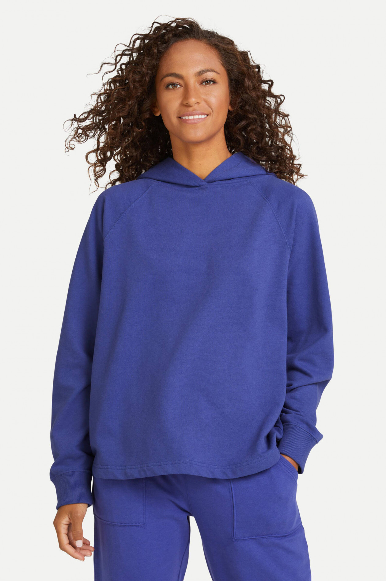 Juvia Sweater mit Kapuze in Blauviolett GRUENER.AT