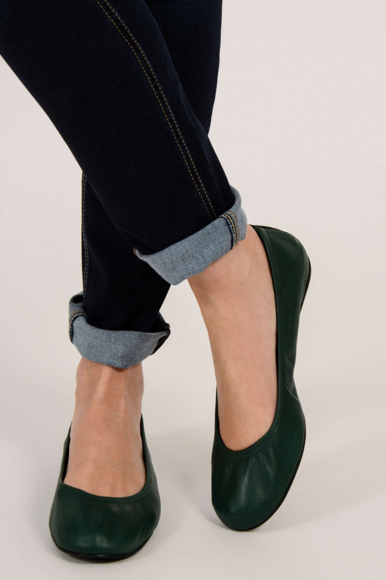 Lanvin Ballerinas aus Leder in Grun GRUENER.AT
