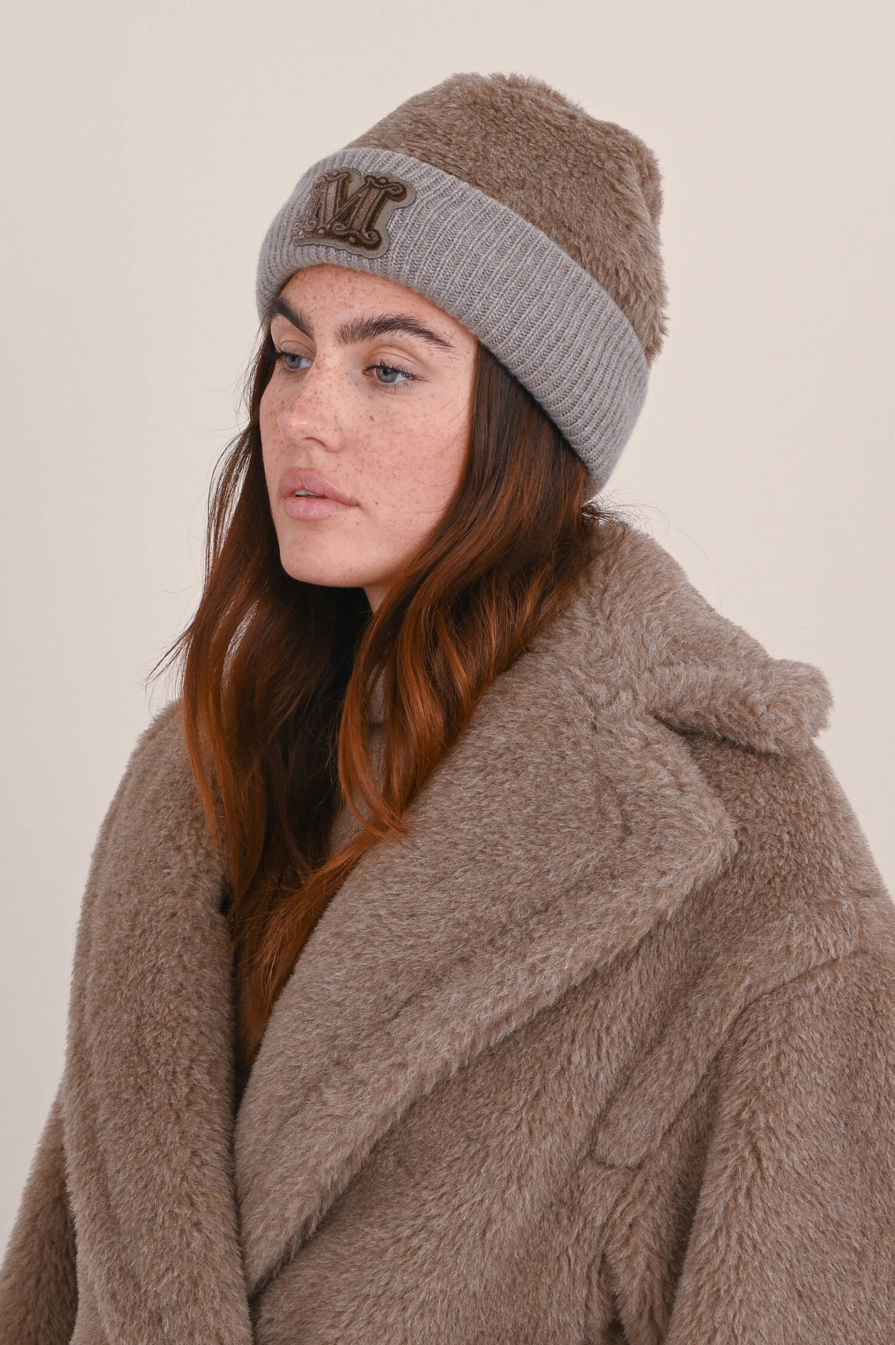 Max Mara Main Mütze FIDA aus Teddy Wolle in Taupe | GRUENER.AT