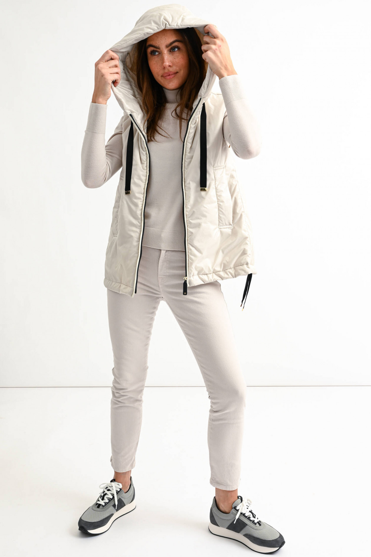 ベスト・ジレ MAX MARA THE CUBE greengo padded vest GREENGO The Cube Greengo quilted vest in beige - Max Mara | Mytheresa