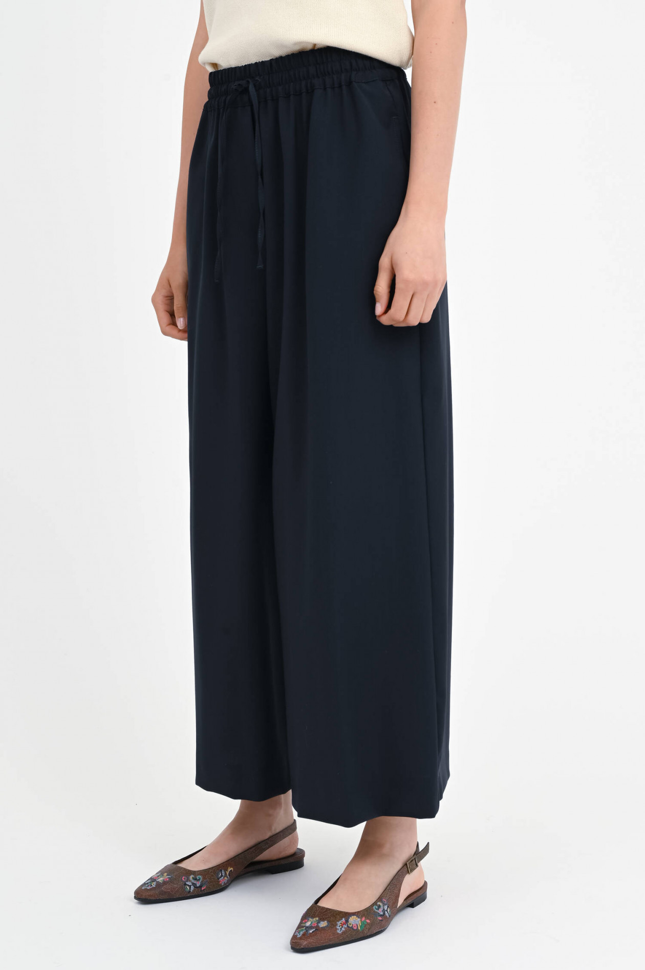 パンツ Weekend Max Mara Black wool Elmo wide-leg pant Weekend Max Mara Black Wool Elmo Wide Leg Pant – LOZURI®