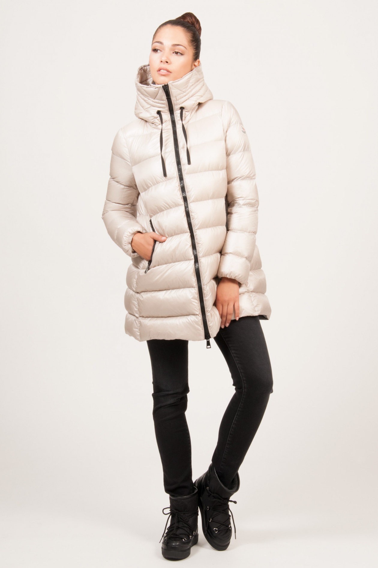 Moncler suyen shop beige