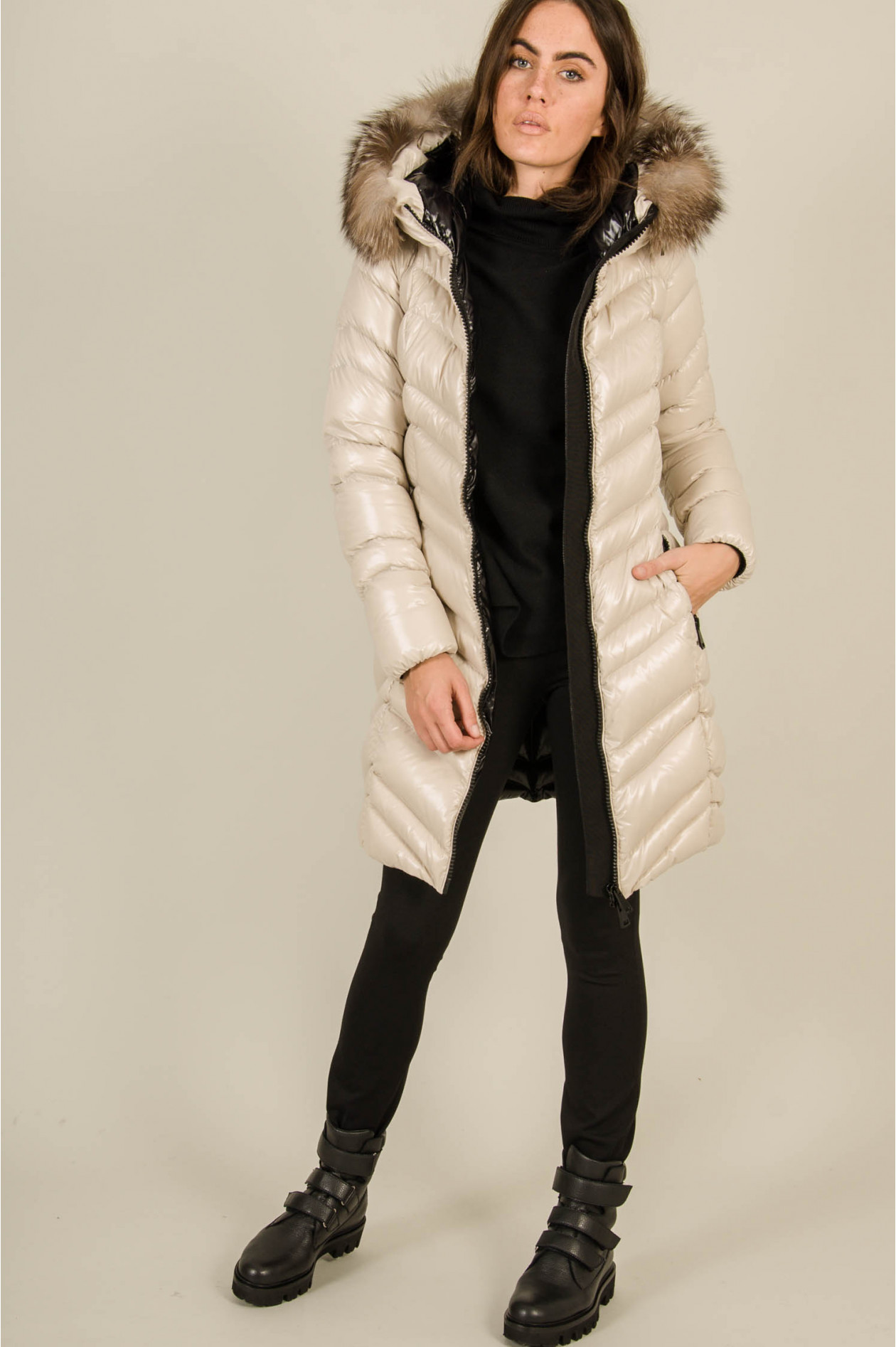 Moncler shop mantel beige