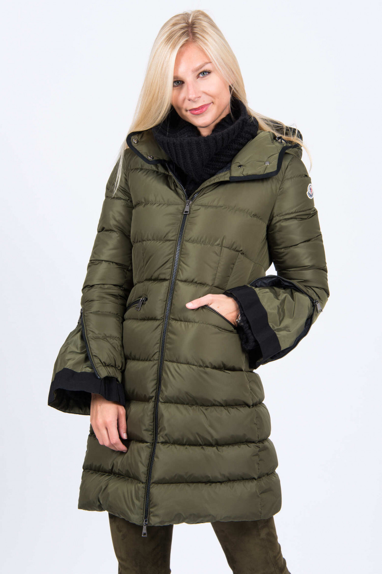 Moncler Daunenmantel BETULONG in Oliv GRUENER.AT