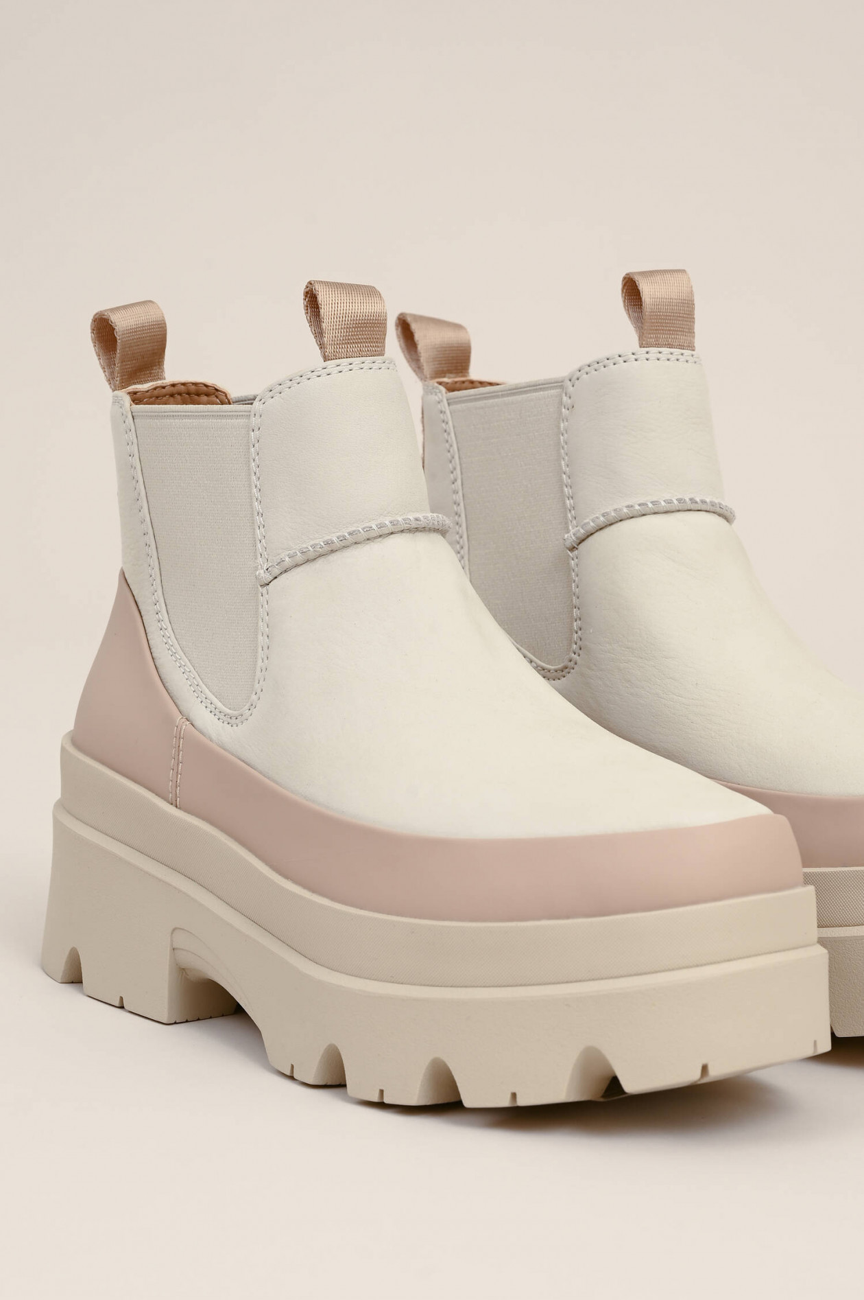 Ugg sale boots creme