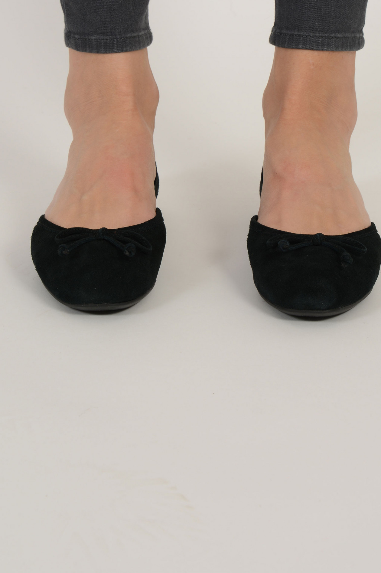 ugg lena flat black