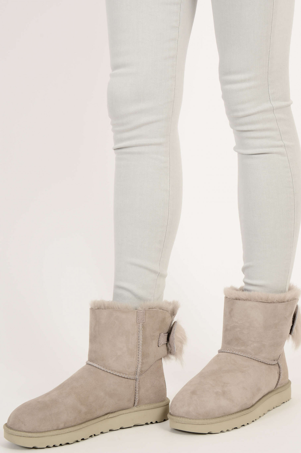 UGG Boots FLUFF BOW MINI CLASSIC in Willow Hellgrau GRUENER.AT