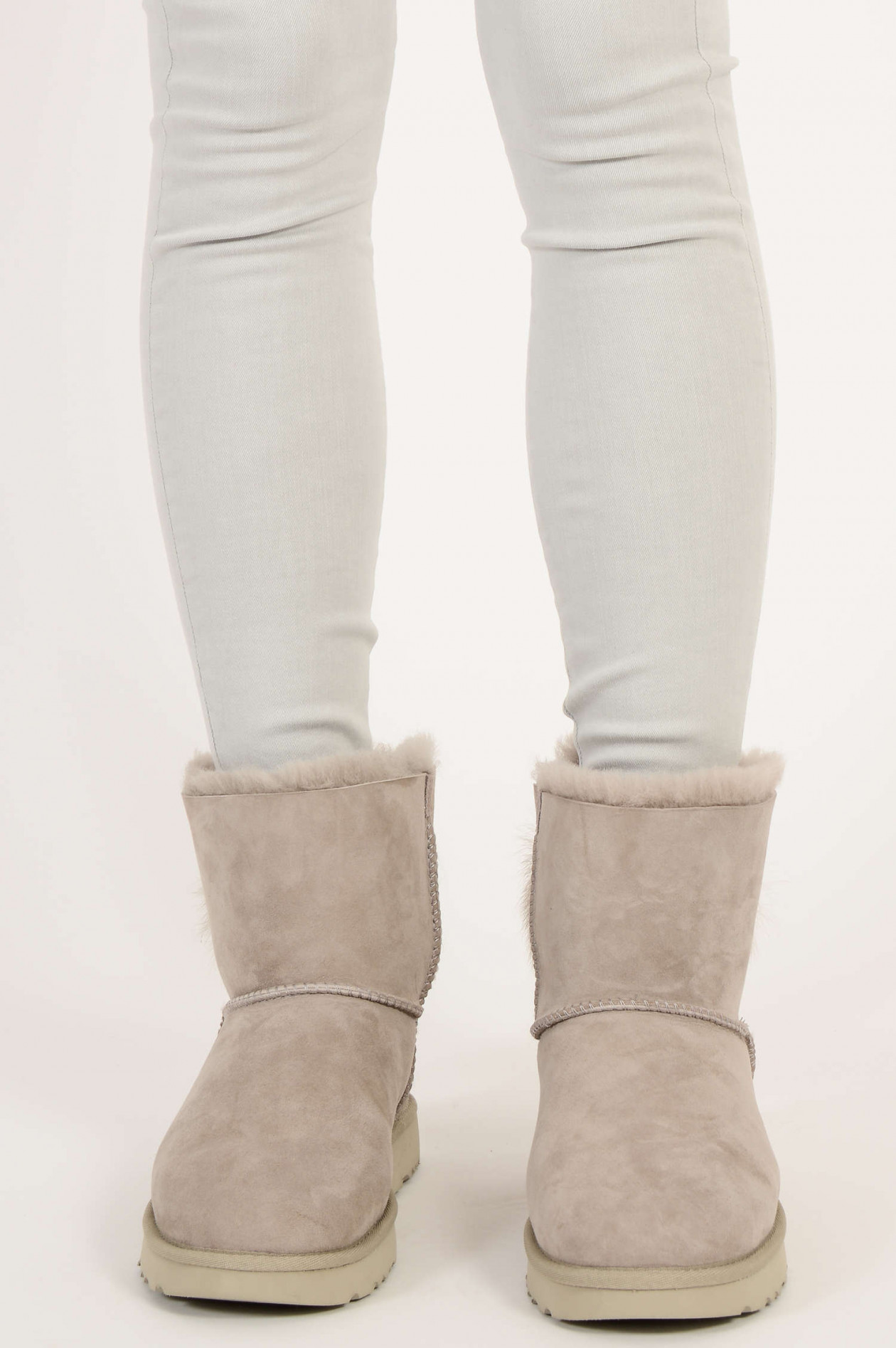 UGG Boots FLUFF BOW MINI CLASSIC in Willow Hellgrau GRUENER.AT