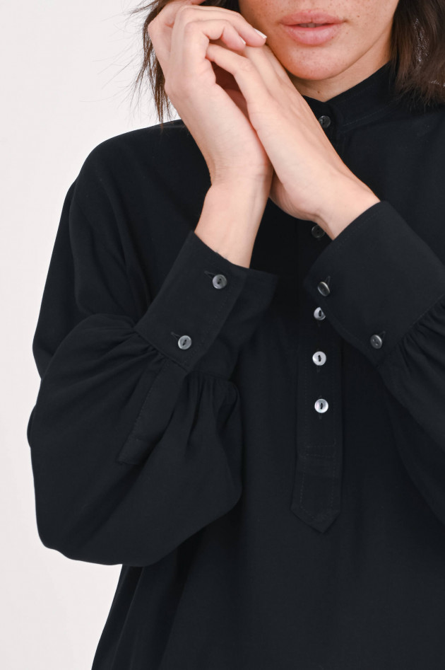 1868 Bluse mit langem Arm in Schwarz