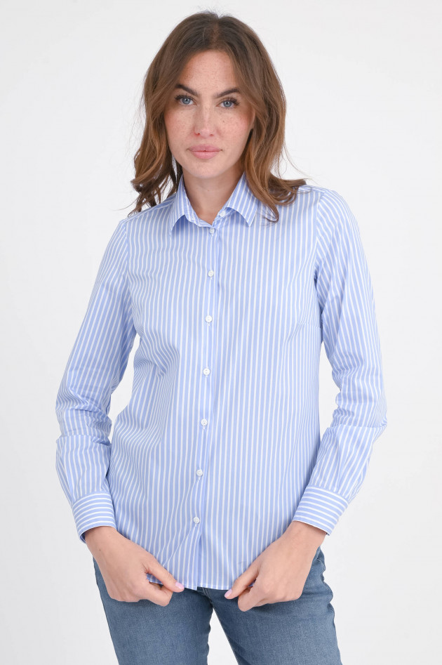 1868 Slim Fit Bluse MAGGE in Mittelblau/Weiß
