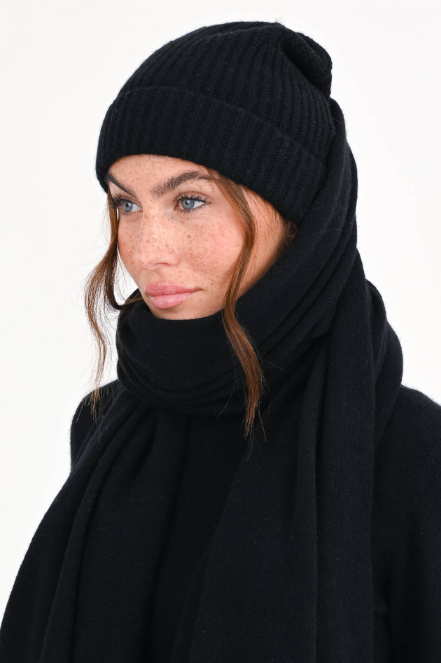 1868 Rippstrickmütze aus Cashmere in Schwarz