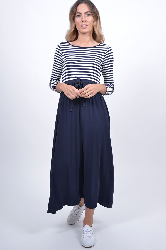 1868 Jerseykleid in Blau/Weiß gestreift