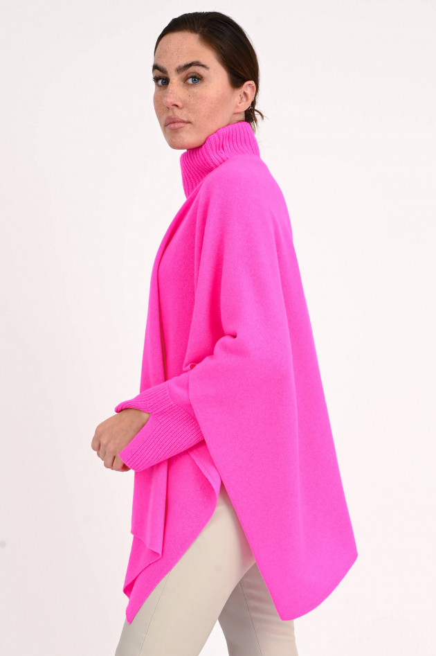 1868 Cape aus Cashmere in Neonpink