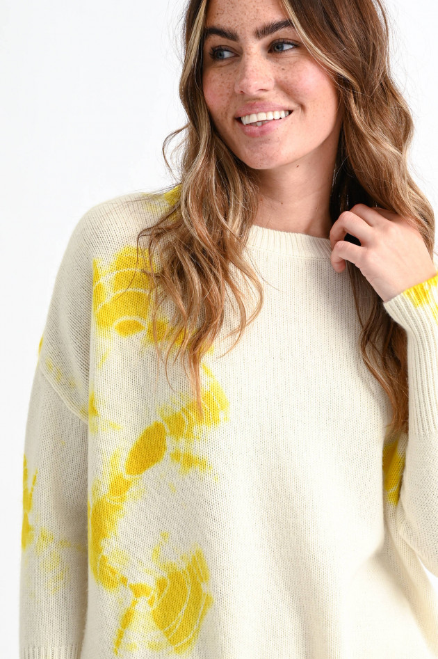 1868 Cashmere Pullover mit Batik-Print in Natur/Gelb