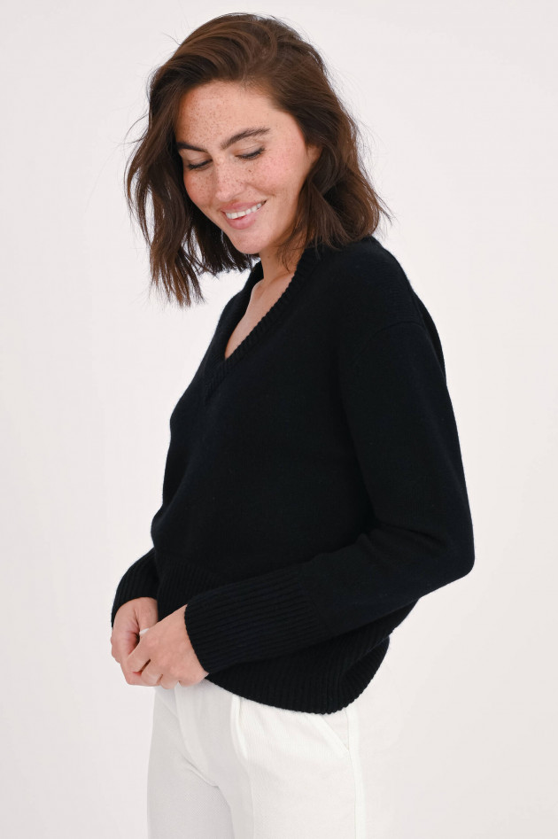 1868 Pullover aus Cashmere-Mix in Schwarz
