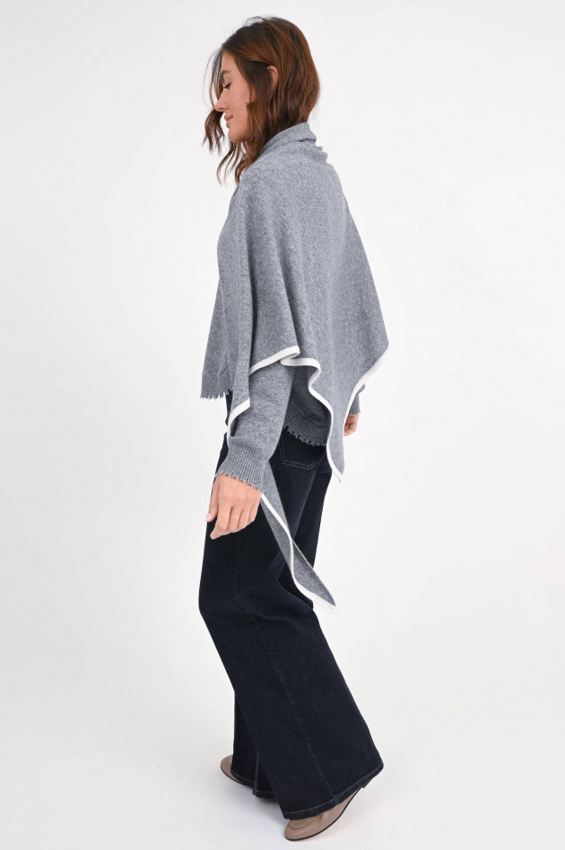 1868 Poncho mit Kontrastfarbe in Grau