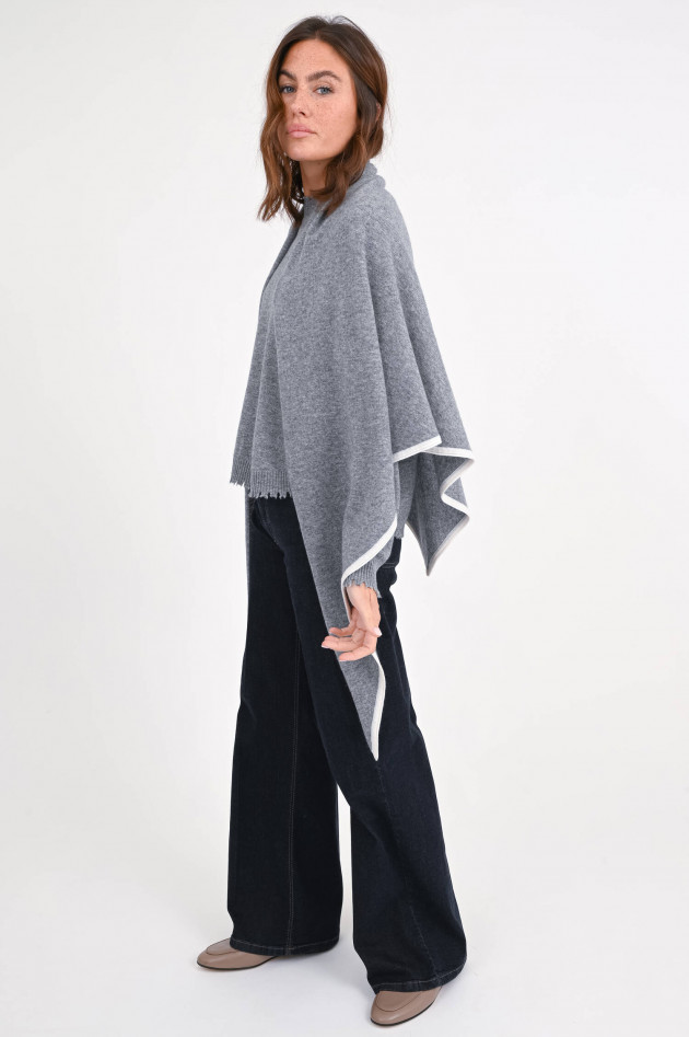 1868 Poncho mit Kontrastfarbe in Grau