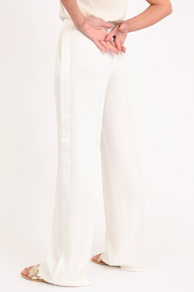 Alberta Ferretti Satin Hose mit glänzendem Streifen in Weiß