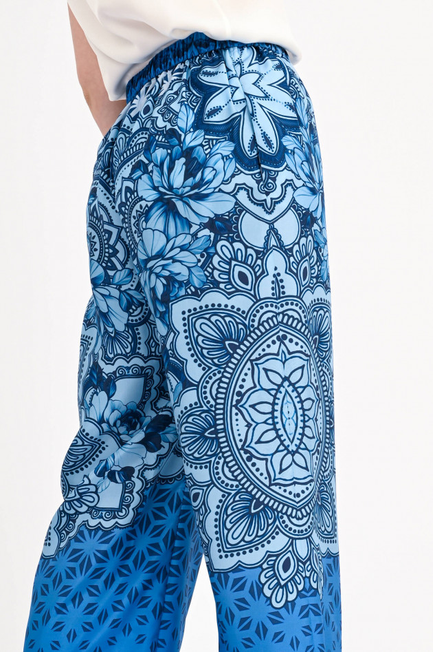 Alberta Ferretti Seiden Hose mit All-Over-Print in Blau