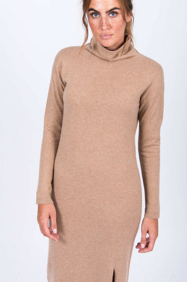 Allude Strickkleid mit Schlitz in Camel