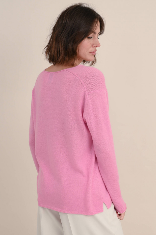 Allude Cashmere V-Neck Pullover in Pink