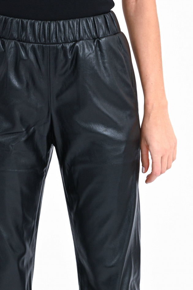 Anine Bing Hose COLTON aus veganem Leder in Schwarz