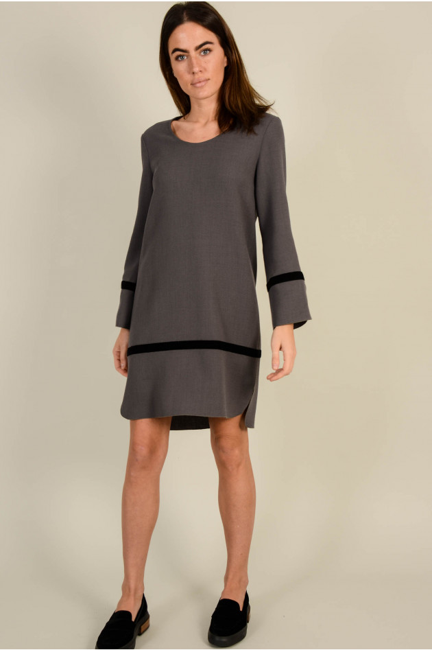 Antonelli Firenze Kleid mit Samtdetails in Grau