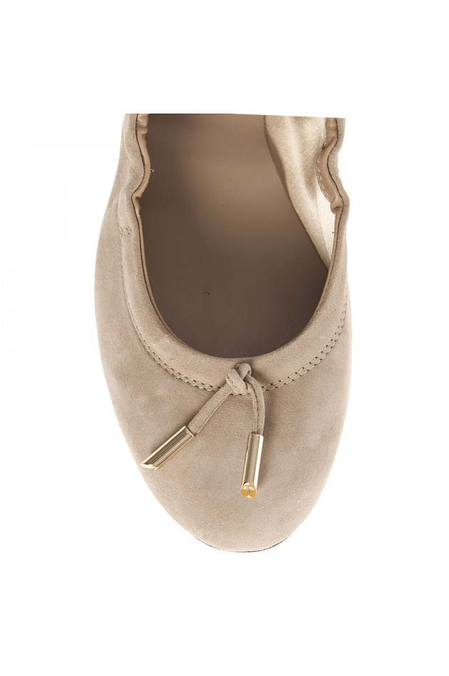 Tod's Ballerina aus Wildleder in Cappuccino