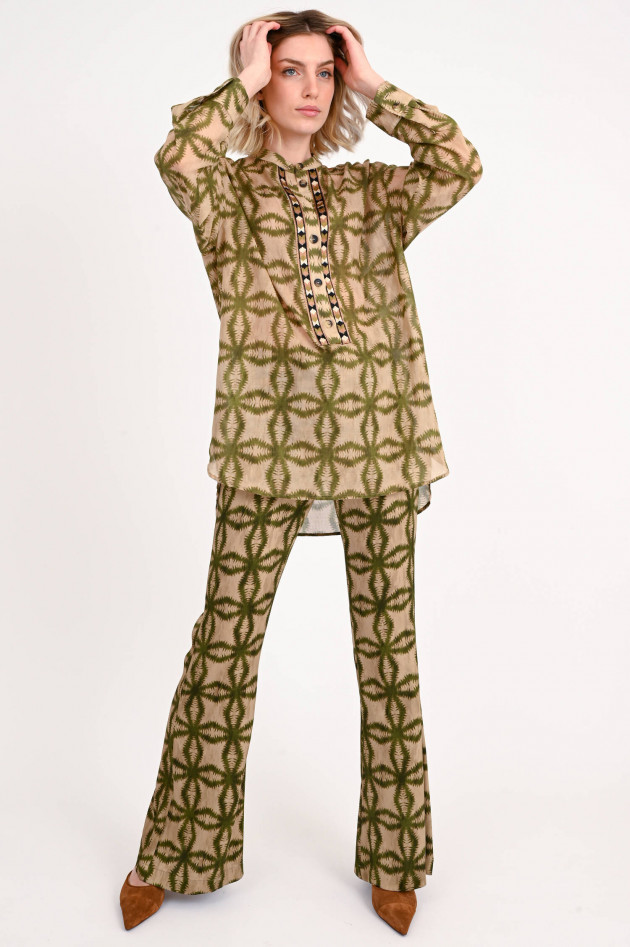 Bazar Deluxe Hose mit Allover-Print in Grün/Beige