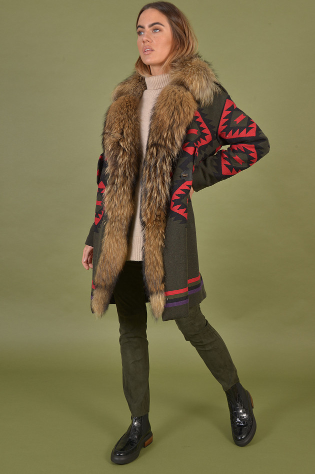 Bazar Deluxe Mantel mit Fuchsfell in Oliv gemustert