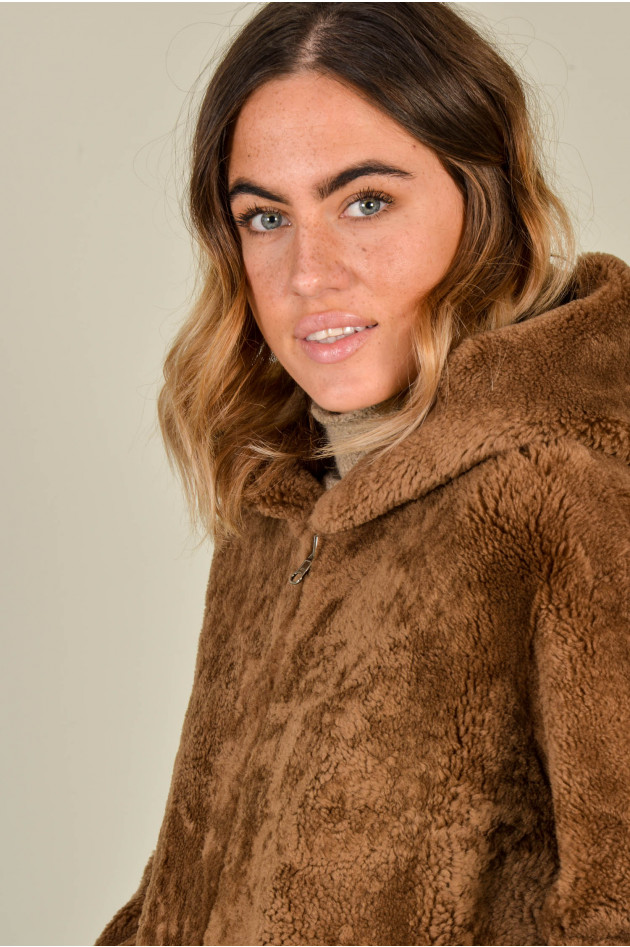 Benedetta Novi Wendejacke aus Lammfell in Camel