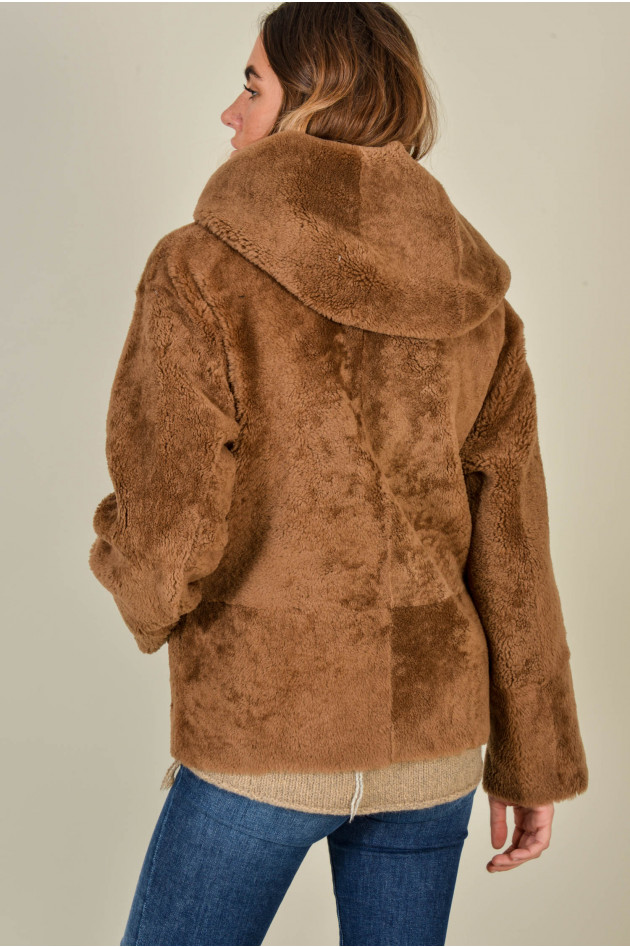 Benedetta Novi Wendejacke aus Lammfell in Camel