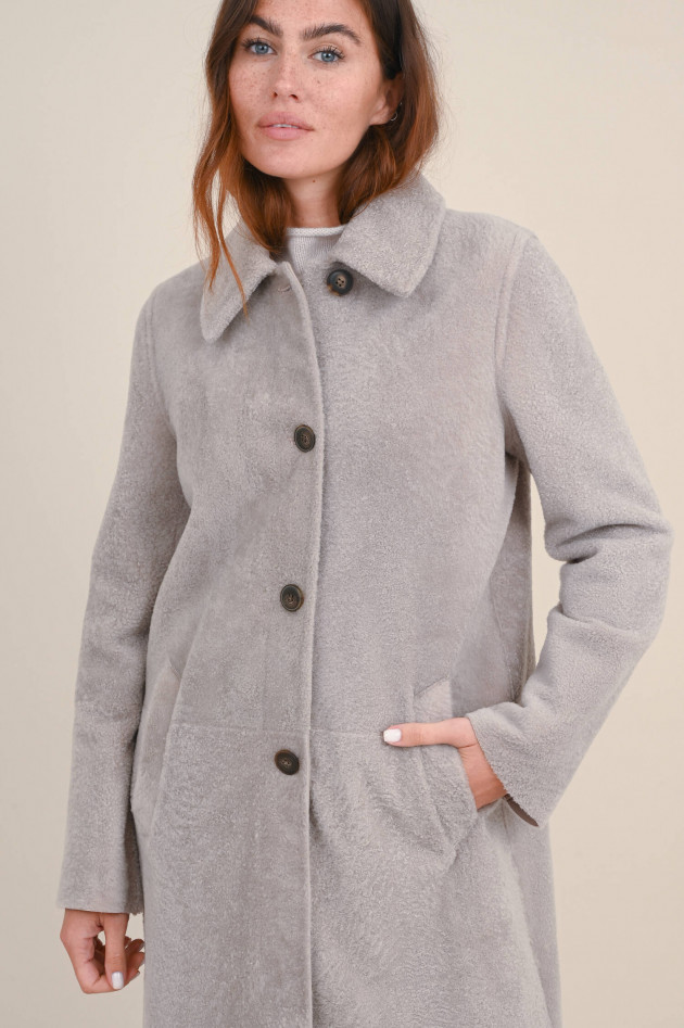 Benedetta Novi Lammfell Mantel MIA LACON in Beige