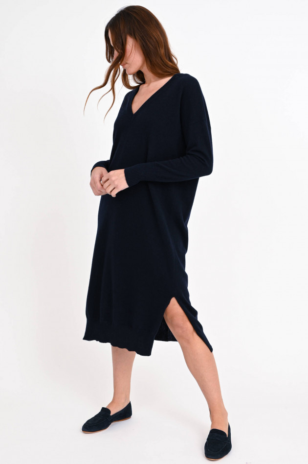 Blunoir Midi-Strickkleid mit V-Dekolleté in Navy