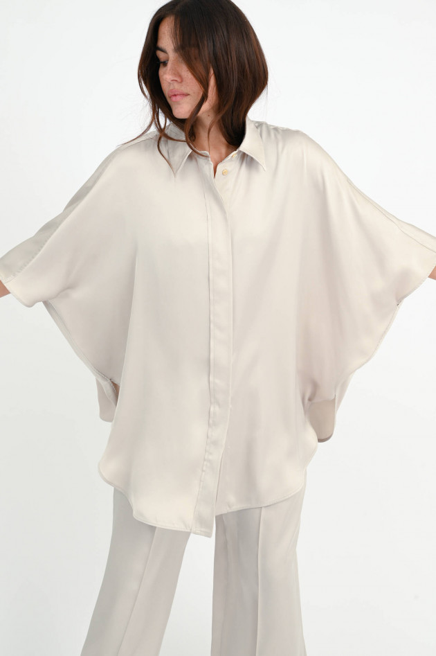 Brunello Cucinelli Satin Bluse in Creme