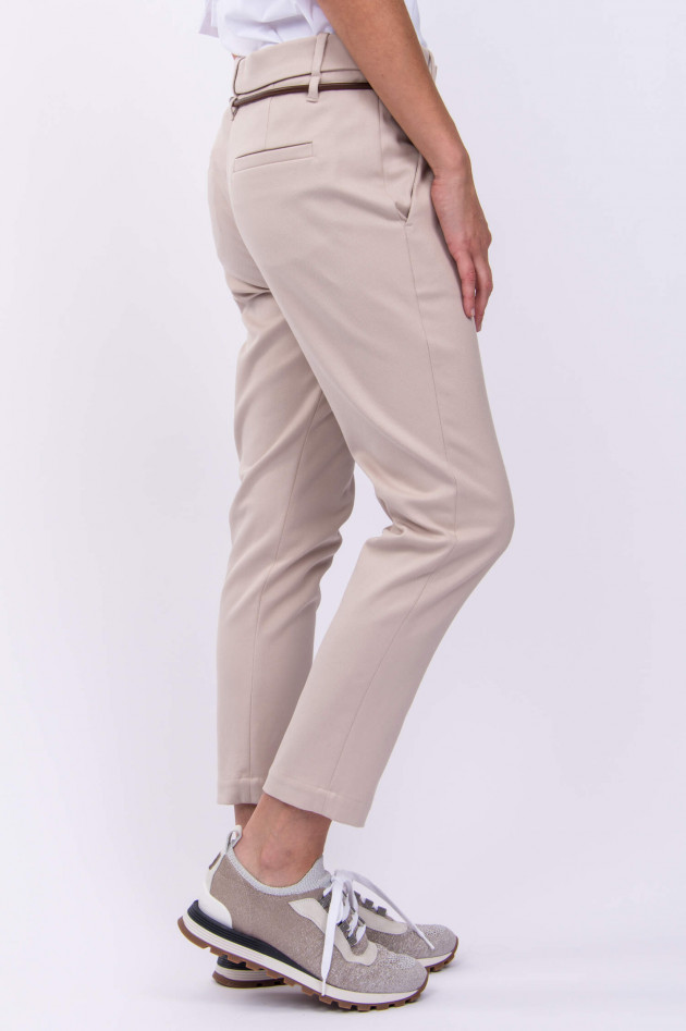 Brunello Cucinelli Chino mit Ledergürtel in Beige