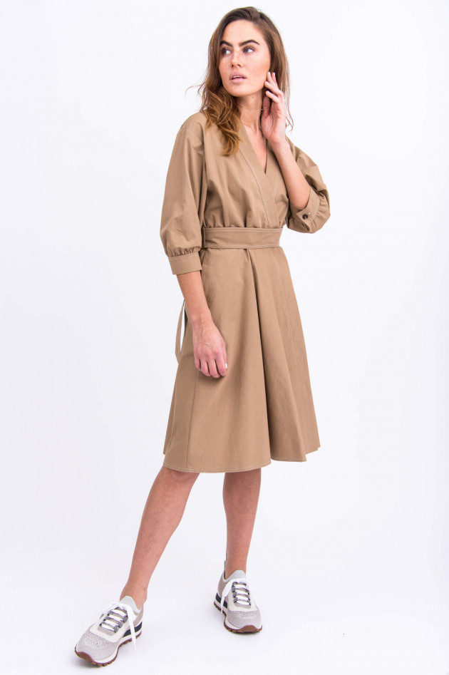 Brunello Cucinelli Wickelkleid mit Bindegürtel in Camel